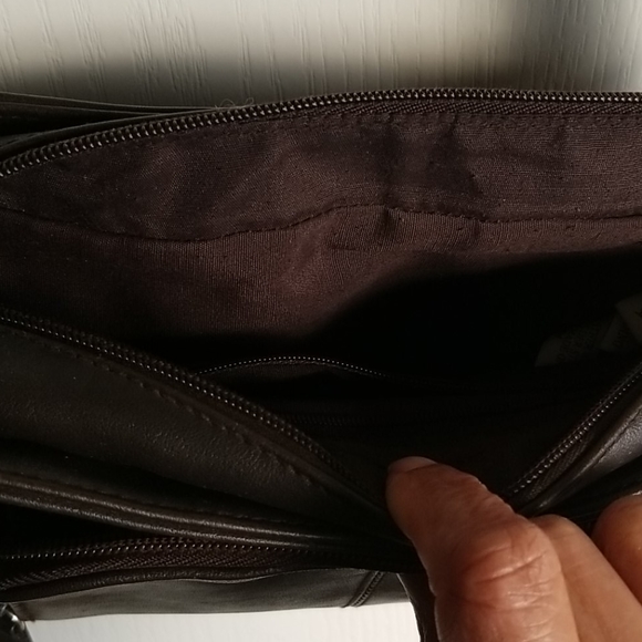 Vintage Leather Brown Crossbody - Picture 6 of 9